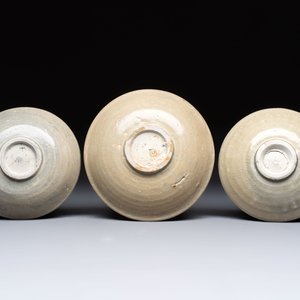 Three Chinese celadon-glazed plates and two bowls from the Jepara shipwreck,  Fujian or Zhejiang kilns, Song — photo 9