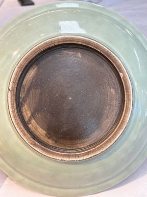 Three Chinese celadon-glazed plates with floral anhua design, 18/19th C. — foto 18