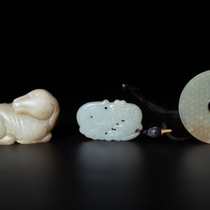 Three Chinese celadon jade carvings, 19/20th C. — photo 1