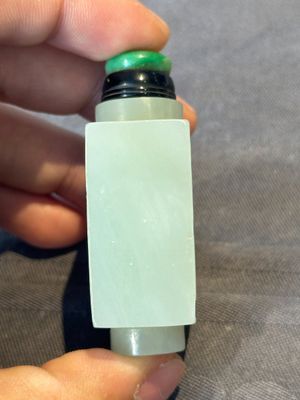 Three Chinese celadon jade snuff bottles, Qing — photo 11