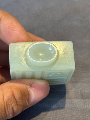Three Chinese celadon jade snuff bottles, Qing — photo 17