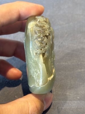 Three Chinese celadon jade snuff bottles, Qing — photo 19