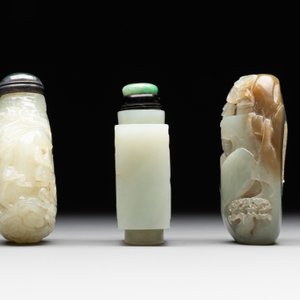 Three Chinese celadon jade snuff bottles, Qing — photo 2