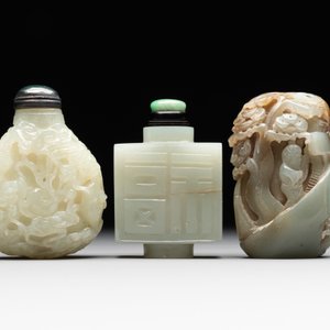 Three Chinese celadon jade snuff bottles, Qing — photo 3