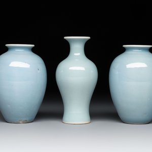 Three Chinese claire-de-lune vases on wooden stands, Kangxi mark, 19th C. — photo 3