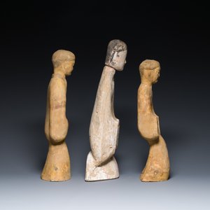 Three Chinese cold painted pottery figures of ladies, Han — foto 4