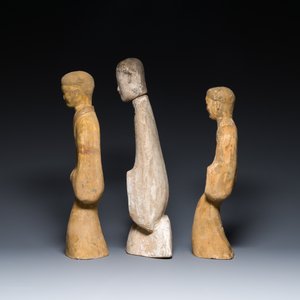 Three Chinese cold painted pottery figures of ladies, Han — foto 5