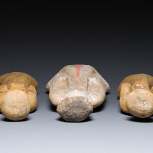 Three Chinese cold painted pottery figures of ladies, Han — foto 6