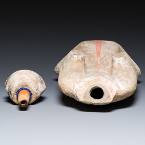 Three Chinese cold painted pottery figures of ladies, Han — foto 10