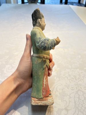 Three Chinese cold painted pottery figures, Sui/Ming — 照片 19