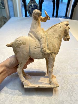 Three Chinese cold painted pottery figures, Sui/Ming — 照片 3