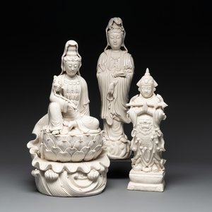 Three Chinese Dehua blanc de Chine figures of Guanyin and Weituo, He Chaozong 何朝宗 and Dehua 德化 marks, 20th C. — photo 1