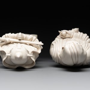 Three Chinese Dehua blanc de Chine figures of Guanyin and Weituo, He Chaozong 何朝宗 and Dehua 德化 marks, 20th C. — photo 8