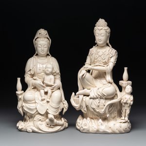 Three Chinese Dehua blanc de Chine groups of Guanyin with child, He Chaozong 何朝宗 marks, 20th C. — 照片 2