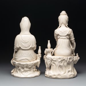 Three Chinese Dehua blanc de Chine groups of Guanyin with child, He Chaozong 何朝宗 marks, 20th C. — 照片 3