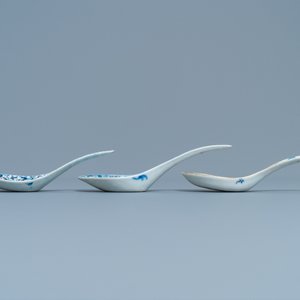 Three Chinese doucai spoons, 19th C. — photo 4