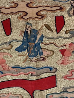 Three Chinese embroidered silk cloths with figural designs, 19/20th C. — 照片 15