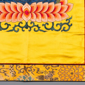 Three Chinese embroidered silk cloths with figural designs, 19/20th C. — 照片 6