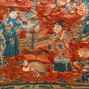 Three Chinese embroidered silk panels depicting an imperial audience, 19th C. — photo 5