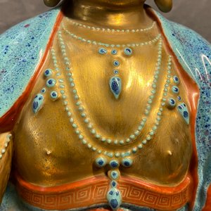 Three Chinese enamelled and gilt figures of Bodhisattva, Qianlong/Jiaqing — photo 26