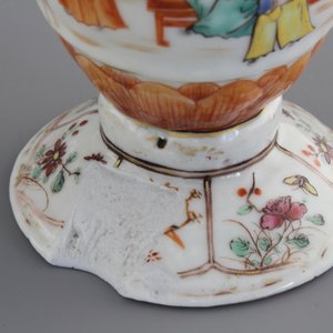 Three Chinese export porcelain tea caddies and three helmet-shaped jugs, Yongzheng-Qianlong, 18th C. — photo 11