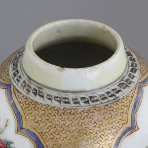 Three Chinese export porcelain tea caddies and three helmet-shaped jugs, Yongzheng-Qianlong, 18th C. — photo 2