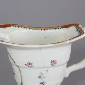 Three Chinese export porcelain tea caddies and three helmet-shaped jugs, Yongzheng-Qianlong, 18th C. — photo 4