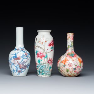 Three Chinese famille rose and blue, white and copper-red vases, 19/20th C. — 照片 2