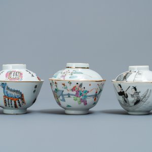 Three Chinese famille rose and grisaille bowls and covers, 19th C. — 照片 5