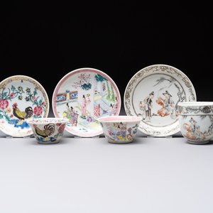 Three Chinese famille rose and grisaille cups and saucers, Qianlong — 照片 1