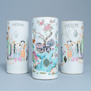 Three Chinese famille rose and qianjang cai hat stands, 19/20th C. — 照片 1