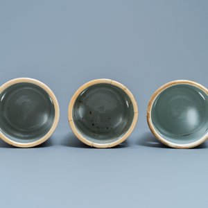 Three Chinese famille rose and qianjang cai hat stands, 19/20th C. — 照片 7