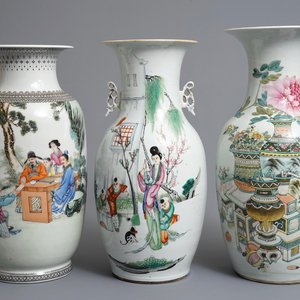 Three Chinese famille rose and qianjiang cai vases, 19/20th C. — 照片 1