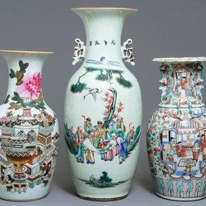 Three Chinese famille rose and qianjiang cai vases, 19/20th C. — 照片 1