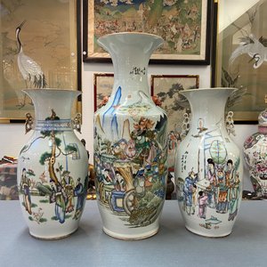 Three Chinese famille rose and qianjiang cai vases, 19/20th C. — 照片 10