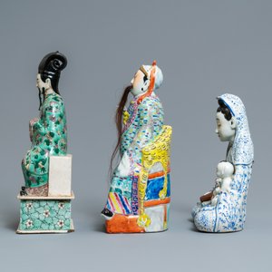 Three Chinese famille rose and verte figures, 19/20th c. — photo 5