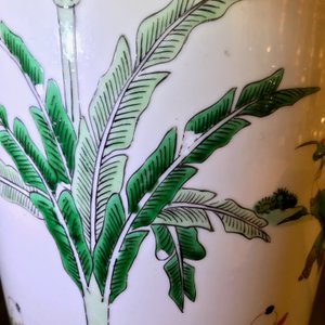 Three Chinese famille rose and verte vases, one with Qianlong mark, 19/20th C. — photo 22