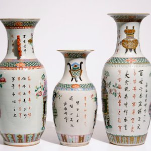 Three Chinese famille rose and verte vases with incense burners and jardinieres, 19th C. — 照片 2
