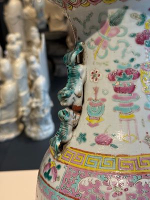 Three Chinese famille rose 'antiquities' vases, 19th C. — photo 19