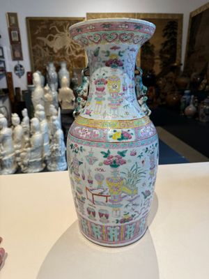 Three Chinese famille rose 'antiquities' vases, 19th C. — photo 24
