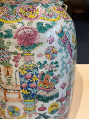 Three Chinese famille rose 'antiquities' vases, 19th C. — photo 31