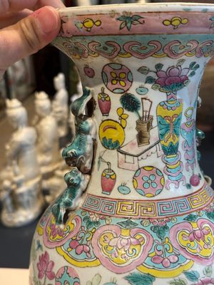 Three Chinese famille rose 'antiquities' vases, 19th C. — photo 32