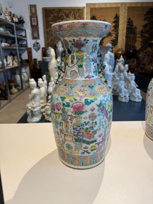 Three Chinese famille rose 'antiquities' vases, 19th C. — photo 37