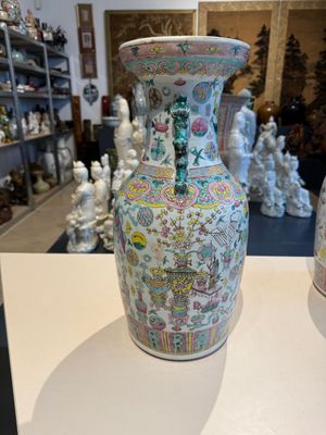Three Chinese famille rose 'antiquities' vases, 19th C. — photo 38