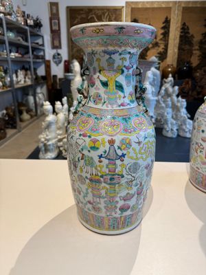 Three Chinese famille rose 'antiquities' vases, 19th C. — photo 39