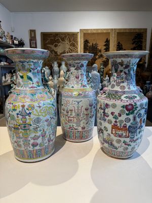 Three Chinese famille rose 'antiquities' vases, 19th C. — photo 40