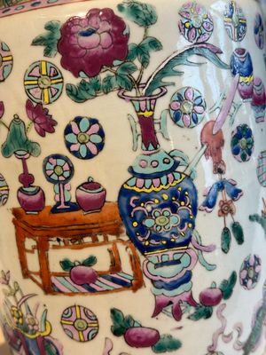 Three Chinese famille rose 'antiquities' vases, 19th C. — photo 4