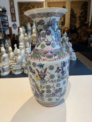 Three Chinese famille rose 'antiquities' vases, 19th C. — photo 8