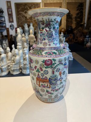 Three Chinese famille rose 'antiquities' vases, 19th C. — photo 9