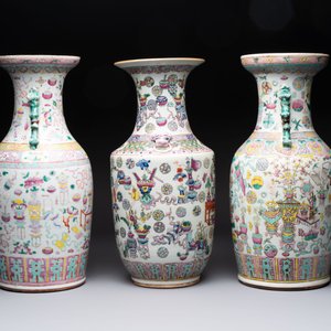 Three Chinese famille rose 'antiquities' vases, 19th C. — photo 3